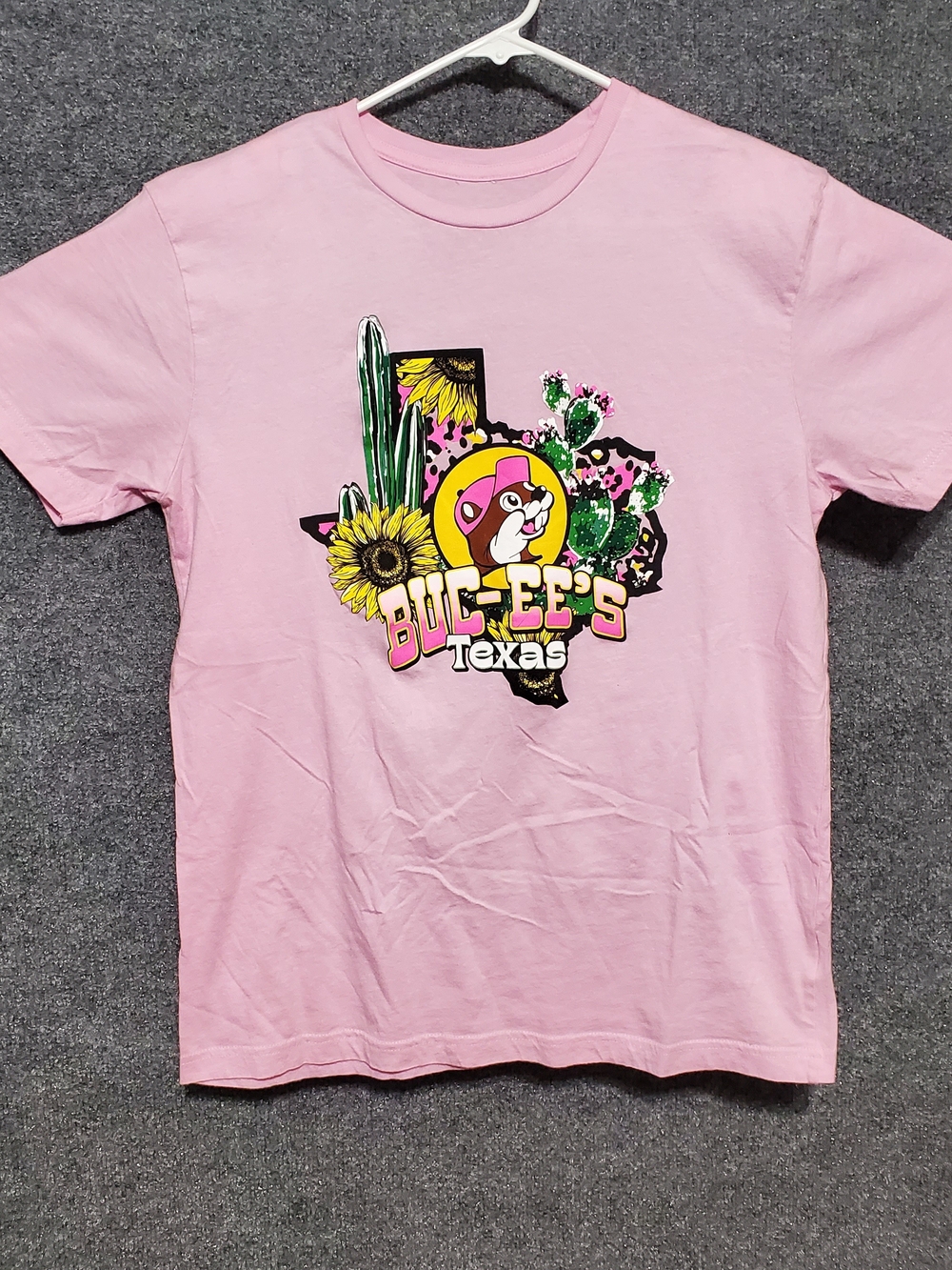 Buc-Ees Texas Graphic T-Shirt Pink Medium Summer Cactus Cowboy Casual Floral
